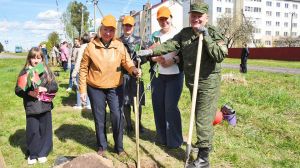 В Крупках прошла трудовая акция, приуроченная к празднику Первомая