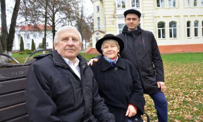 Ураджэнец Крупшчыны Уладзімір Лайкоў наведаў малую радзіму, каб ушанаваць памяць сваіх настаўнікаў