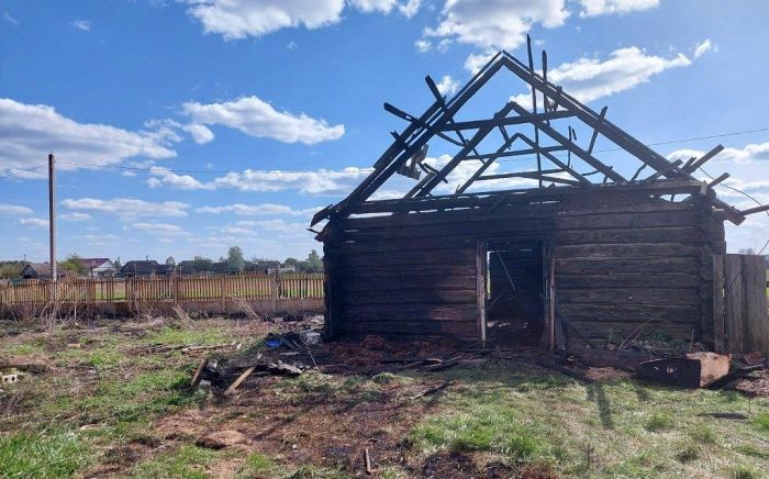 Из-за окурка сгорел сарай в агрогородке Староселье
