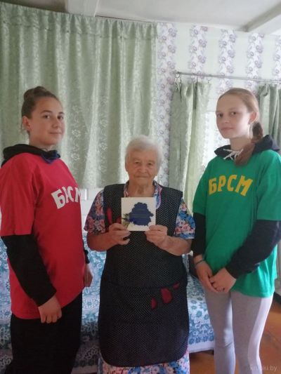 Волонтеры отряда &quot;Доброе сердце&quot; поздравили ветерана с наступающими праздниками