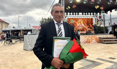 Владимир Якушенко из ОАО «Кленовичи» получил награду на областных Дожинках