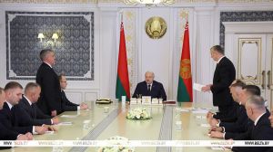 Лукашенко об акцентах в работе местной вертикали: нести ответственность за все и не отбрыкиваться от людей