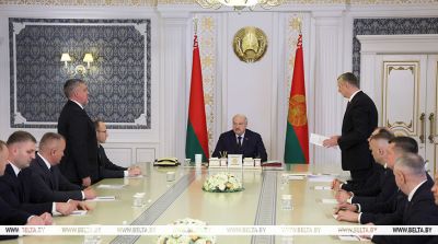 Лукашенко об акцентах в работе местной вертикали: нести ответственность за все и не отбрыкиваться от людей