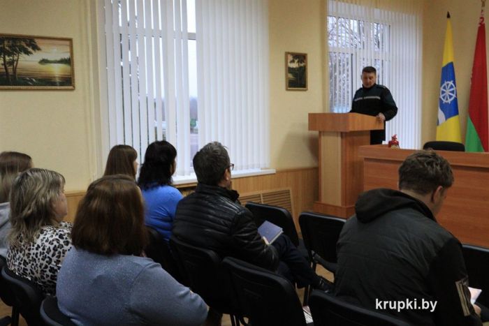 Начальник Крупского РОЧС встретился с коллективом ОАО &laquo;Крупский льнозавод&raquo;