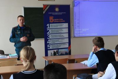 Спасатели – это призвание: школьники Крупщины узнали о тонкостях мужественной профессии