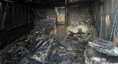 В пос. Крупский горела надворная постройка