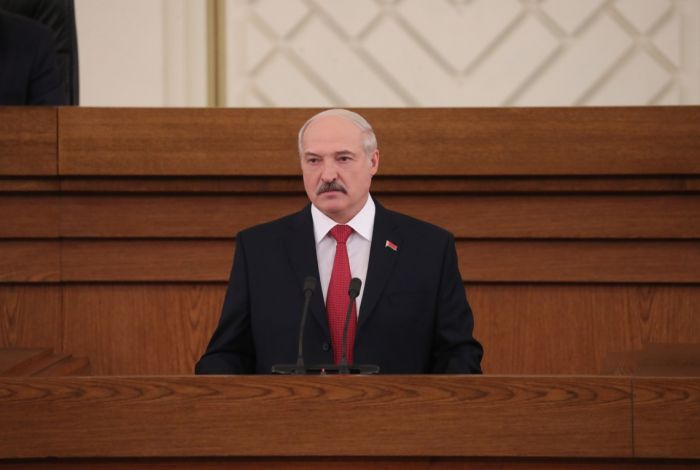 Встреча Лукашенко с парламентариями проходит в Овальном зале Дома правительства