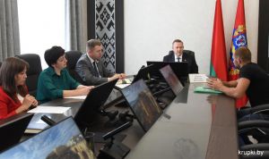 Председатель Крупского райисполкома разбирал обращения, связанные с землеустройством, строительством и благоустройством