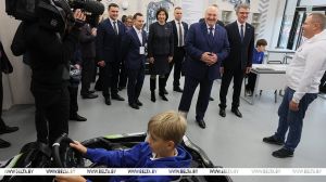 &quot;Добрый день, Кулибины!&quot; Лукашенко пообщался с юными техниками и изобретателями, оценил их разработки