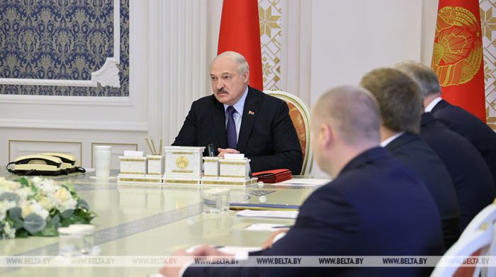 От инвестпроектов до вопросов справедливости. Лукашенко очертил программу действий местной вертикали