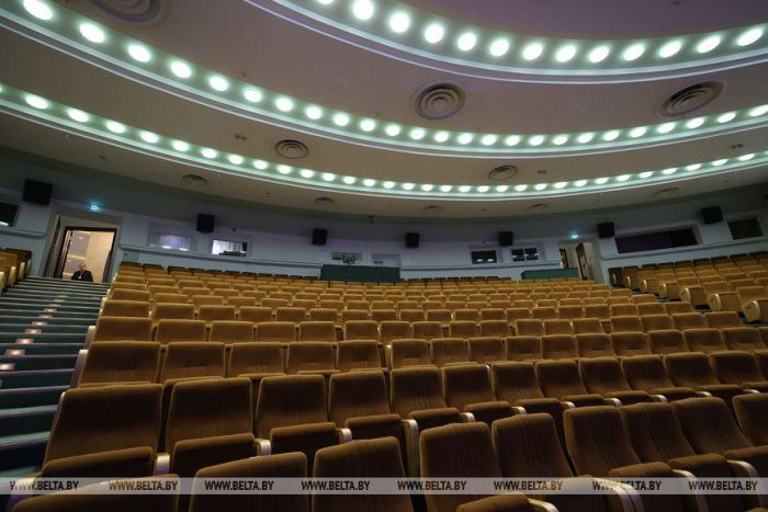 Более 400 кв.м светодиодных экранов, 300 световых приборов, места для голосования – основательно подготовили Дворец Республики к ВНС