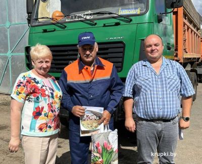 Очередных &quot;тысячников&quot; на уборочной чествовали в районе