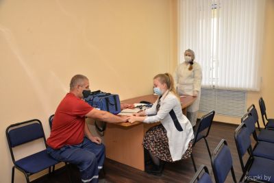 Работники ООО «Амкодор-Можа» прививаются без отрыва от производства