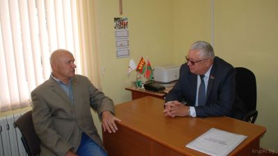 В Крупском районе продолжает свою работу общественная приемная