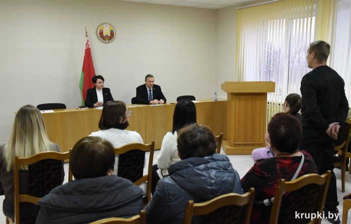 О развитии городского поселка Бобр поговорил с его жителями&nbsp;председатель Крупского райисполкома
