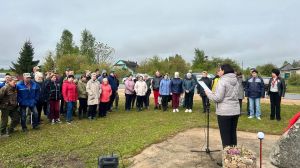 В Крупском районе проходит субботник по благоустройству городских поселков