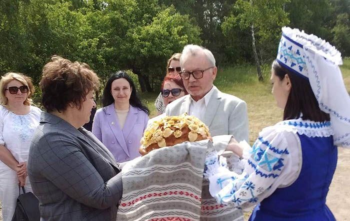 На фестывале ў Маладечне члены Саюза пісьменнікаў Беларусі сустракаюцца з чытачамі