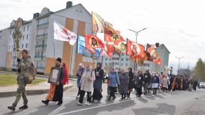 В Крупках стартовал общеепархиальный пасхальный крестный ход, посвященный Великой Победе
