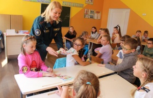 Спасатели Крупского РОЧС пригласили детей на &quot;Планету детства&quot;