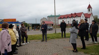 Жители улицы Черняховского рассказали председателю райисполкома о своих проблемах