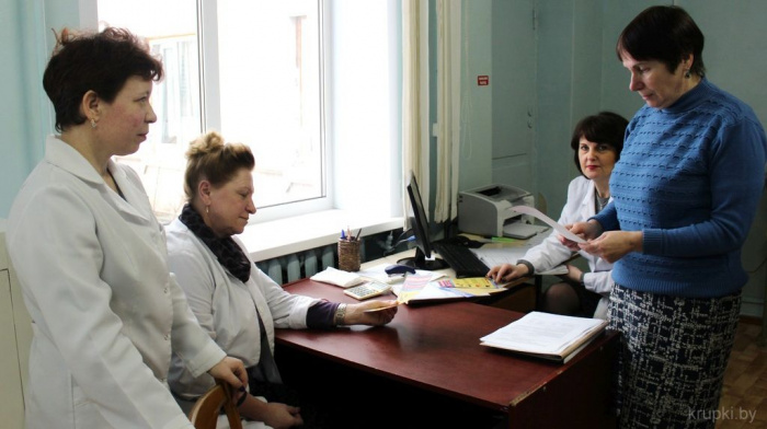 Крупские спасатели проводят профилактические беседы в организациях района