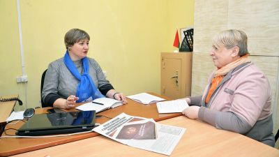 В Крупках продолжает работу общественная приемная по обсуждению изменений и дополнений в Конституцию