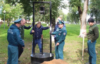 В городском парке установили новый арт-объект от МЧС