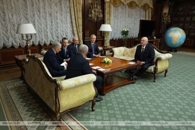 Лукашенко: Беларусь хотела бы иметь продвинутые, серьезные отношения с Алжиром