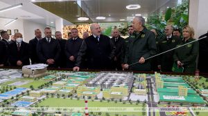 Александр Лукашенко посещает Белорусскую национальную биотехнологическую корпорацию в Пуховичском районе