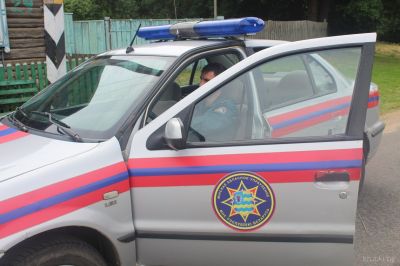 Крупские спасатели с помощью громкоговорящего устройства озвучивают полезные советы от МЧС