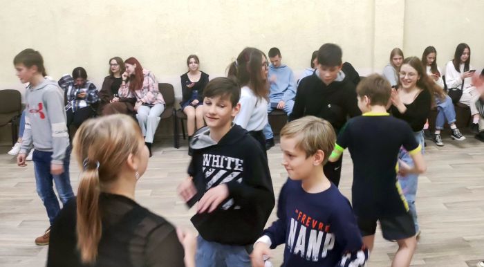 Учебная четверть в школах района завершилась развлекательной программой