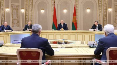 Лукашенко: в основе единства Беларуси и России должна быть прежде всего экономика