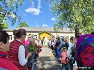 На Ухвале в канун Дня медработников появилась новая аллея и мемориальная доска