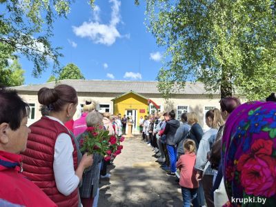 На Ухвале в канун Дня медработников появилась новая аллея и мемориальная доска