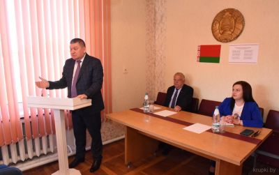 Подробности встречи председателя райисполкома с коллективом Крупского РЦГиЭ