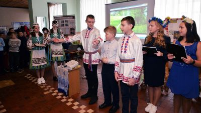 У чароўны свет роднай мовы запрашалі вучні і педагогі гарадской СШ № 1