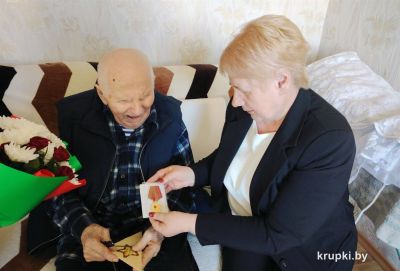 Поздравления с приближающимся Днем Победы сегодня принимал Николай Никитович Юшко