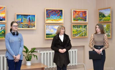 В Крупской галерее открылась персональная выставка юной художницы Даны Стукаловой