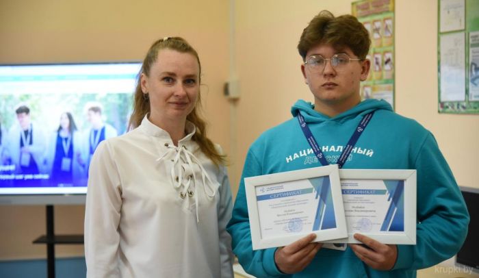 Десятиклассник СШ пос. Крупского представил проект во время встречи с Александром Лукашенко