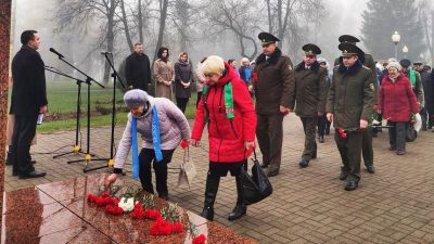 В Крупках состоялся митинг, посвященный 105-й годовщине Октябрьской революции
