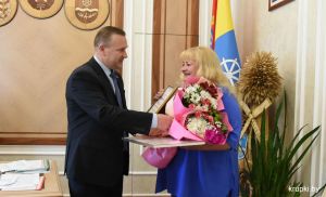 В Крупском райисполкоме проводили на заслуженный отдых начальника ТЦСОН