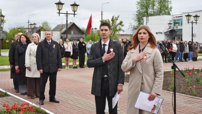 У гонар Дня Дзяржаўнага сцяга, Дзяржаўнага герба, Дзяржаўнага гімна Рэспублікі Беларусь у Крупках адбылося ўрачыстае мерапрыемства