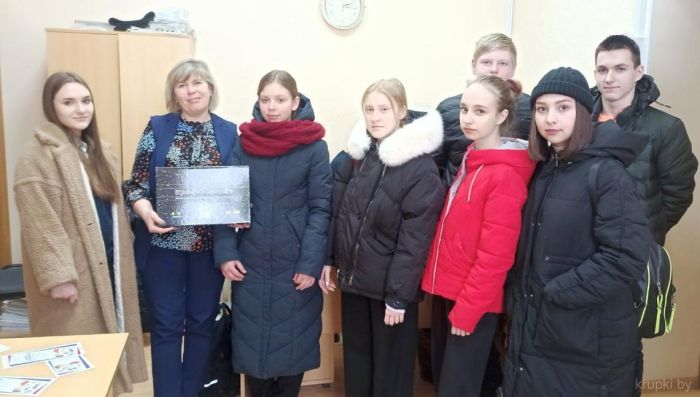 9-классники средней школы № 1 совершили познавательную экскурсию в управление по труду