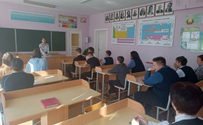 Крупский РЦГиЭ провел профориентационные беседы со школьниками